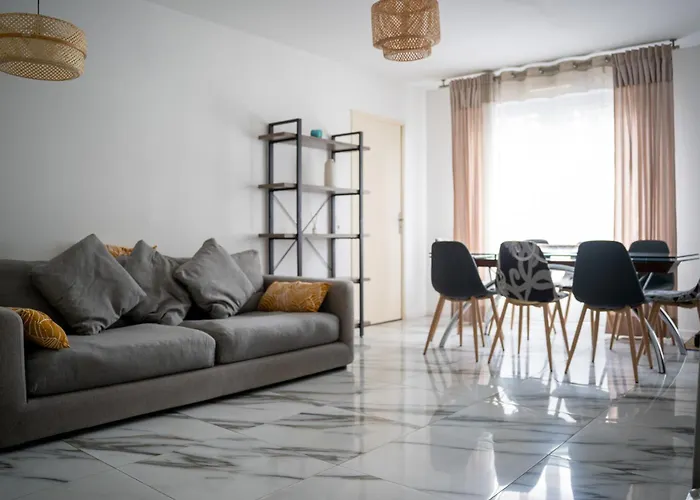 Appartement 4 Chambres Proche Stade De France, Parking Et Balcon Sur Jardin