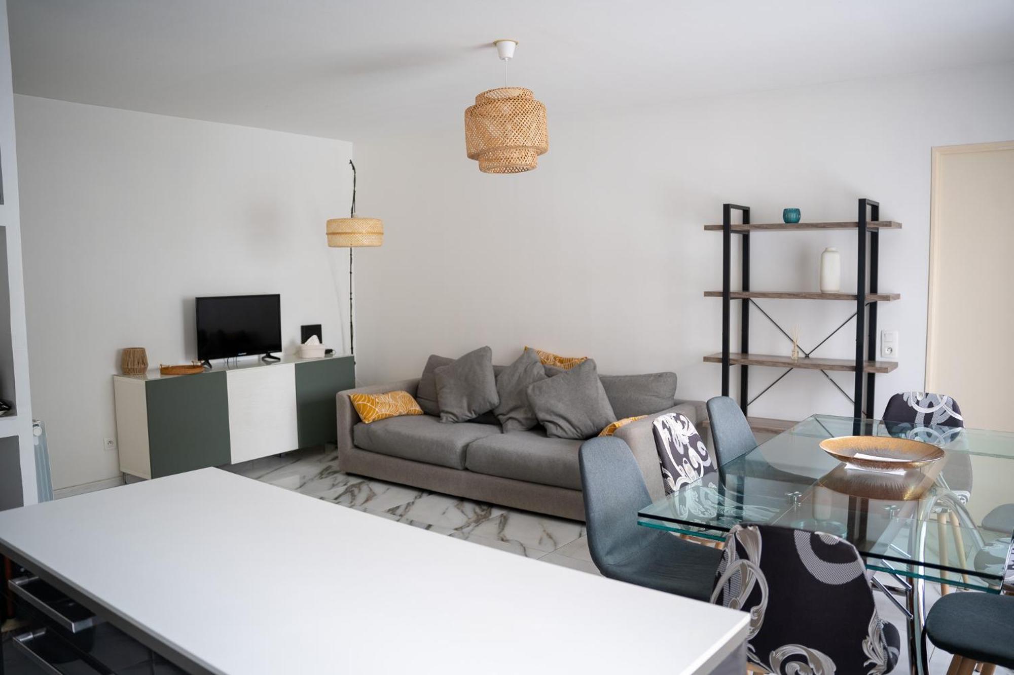 4 Proche Stade De France, Parking Et Balcon Sur Jardin Appartement