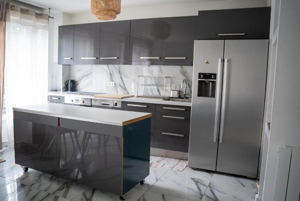 Appartement 4 Proche Stade De France, Parking Et Balcon Sur Jardin